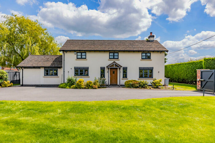 3 Bedroom Detached House For Sale In Lees Lane, Mottram St Andrew, SK10