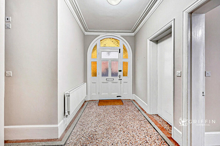 4 Bedroom Detached House For Sale In Palmers Avenue, Grays, RM17