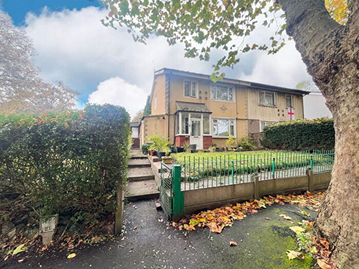 3 Bedroom Semi-Detached House For Sale In Clee Road, Dudley., DY2