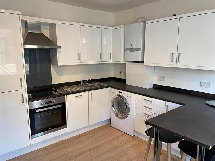 1 Bedroom Flat To Rent In Flat, Mill Road, Cambridge, CB1