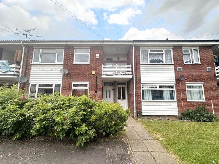 3 Bedroom Flat To Rent In Mendip Close, Harlington, Greater London, UB3