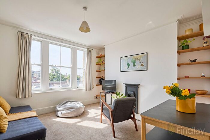 2 Bedroom Flat For Sale In Brett Road, London, E8
