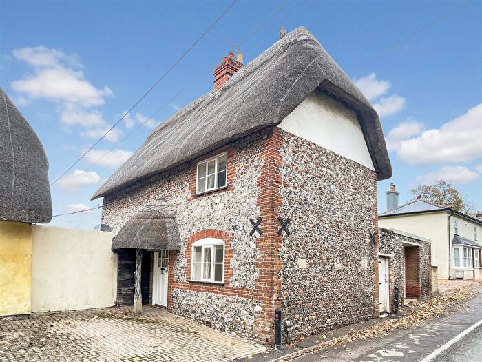 3 Bedroom Cottage For Sale In Main Road, Winterbourne Dauntsey, Salisbury, SP4