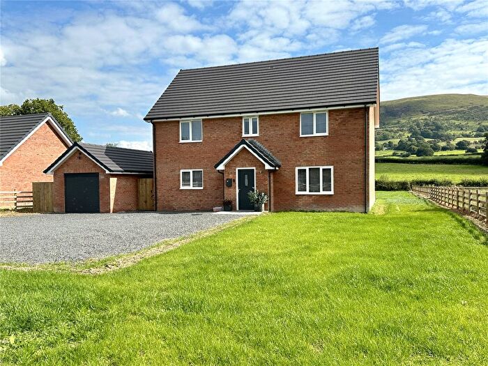 4 Bedroom Detached House For Sale In Cae Bryncoch, Llanbrynmair, Powys, SY19