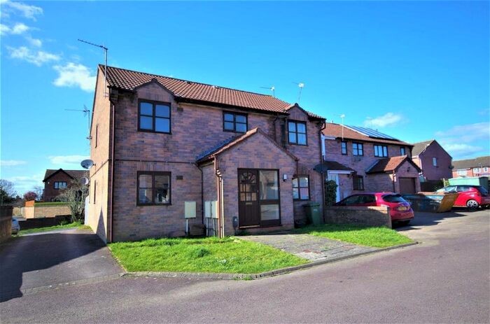 1 Bedroom Flat To Rent In The Brambles, Berkeley, Glos, GL13