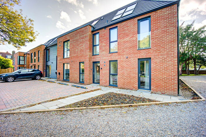 3 Bedroom Apartment For Sale In Towers Avenue, Jesmond, Newcastle Upon Tyne, NE2