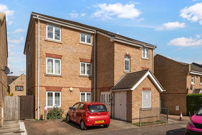 1 Bedroom Flat For Sale In Chestnut Grove, London, SE20