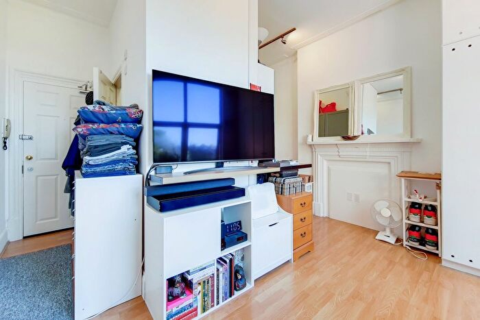 Studio To Rent In Fordwych Road, West Hampstead, NW2