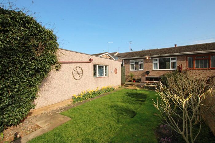 2 Bedroom Semi-Detached Bungalow For Sale In Severn Way, Kettering, Northamptonshire, NN16