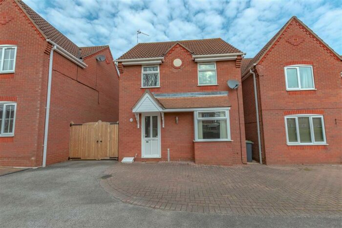 3 Bedroom Detached House To Rent In Dove Close, NG34