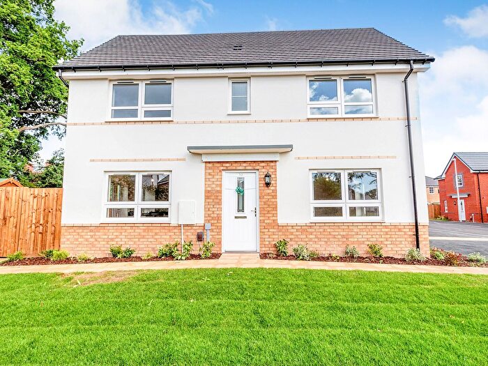 3 Bedroom Semi-Detached House To Rent In Campbell Drive, Lighthorne, CV33