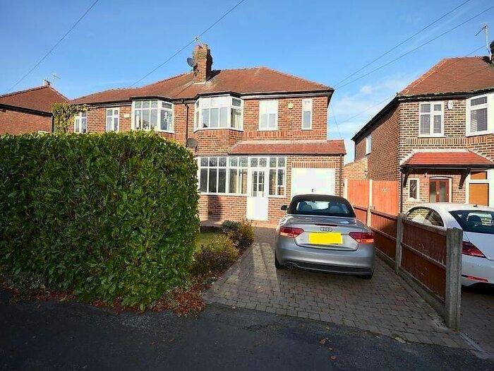 3 Bedroom Semi-Detached House To Rent In Bellhouse Lane, Grappenhall, Warrington, WA4