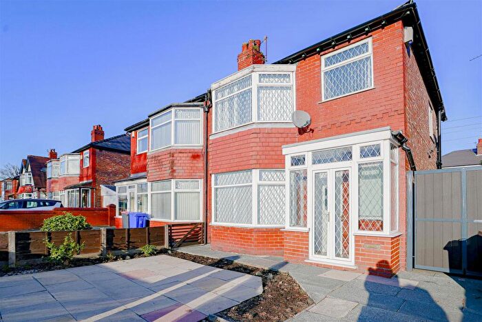 3 Bedroom Semi Detached House To Rent In Manchester Road, Swinton, M27