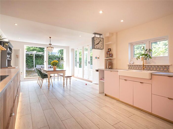 4 Bedroom Detached House For Sale In London Road, Marlborough, SN8