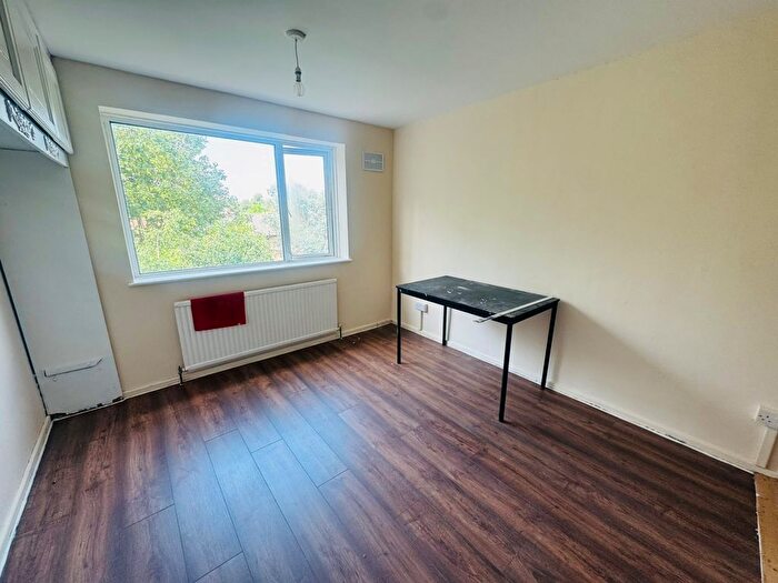 3 Bedroom Maisonette To Rent In Claremont Road, E7