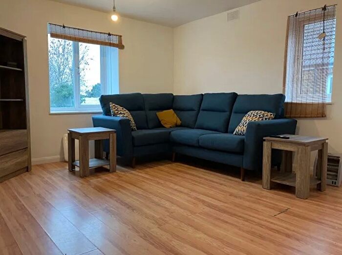 2 Bedroom Flat To Rent In Ellison Road, London, SW16