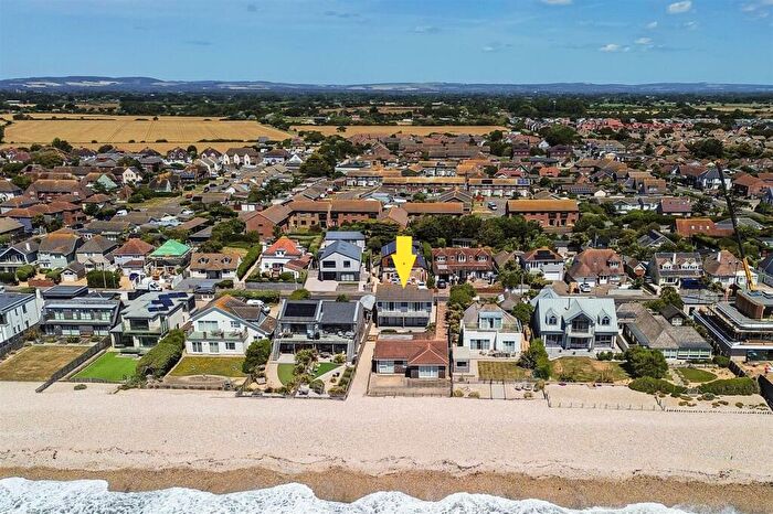4 Bedroom Detached House For Sale In West Bracklesham Drive, Bracklesham Bay, Chichester, PO20