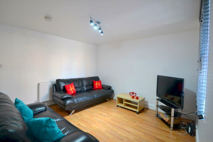 5 Bedroom Detached House To Rent In Watkin Street, City Centre, Nottingham, NG3