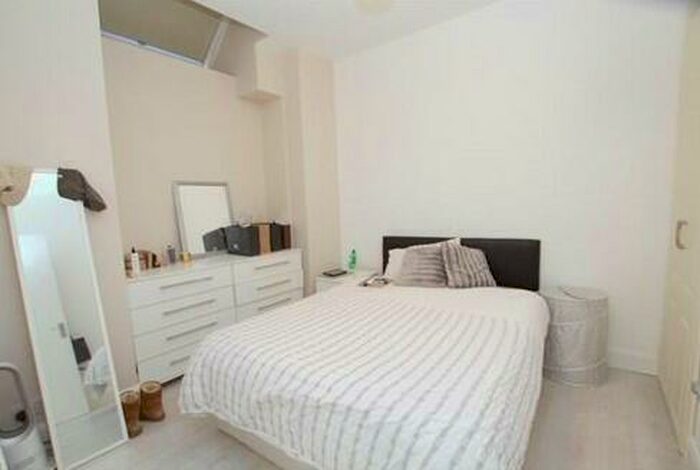 4 Bedroom Terraced House To Rent In Kingston Road, New Malden, London, KT3