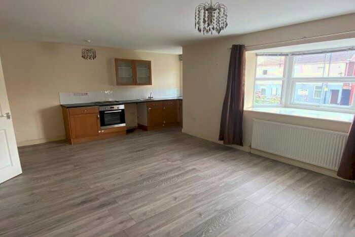 2 Bedroom Flat To Rent In Balby Road, Doncaster, DN4