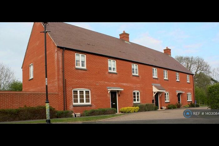 2 Bedroom Flat To Rent In Halestrap Way, Kings Sutton, Banbury, OX17