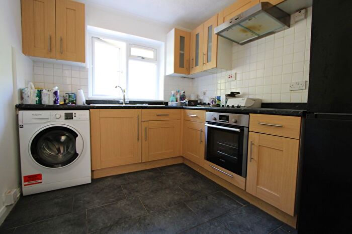 2 Bedroom Flat To Rent In Godstone Road, Kenley, CR8