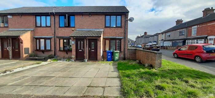 2 Bedroom End Of Terrace House To Rent In Castle Court Castle Street, Grimsby, DN32