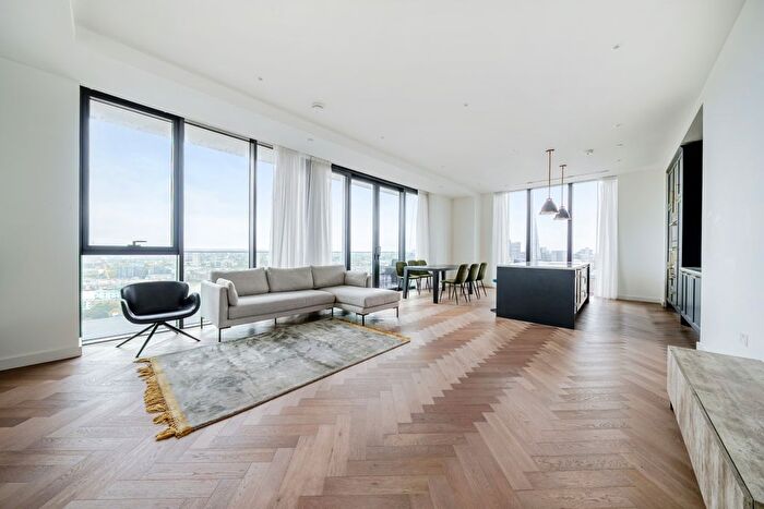 3 Bedroom Flat To Rent In Gauging Square, Wapping, E1W