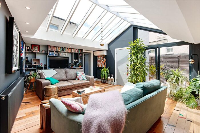 3 Bedroom Bungalow For Sale In Albion Road, Tunbridge Wells, Kent, TN1