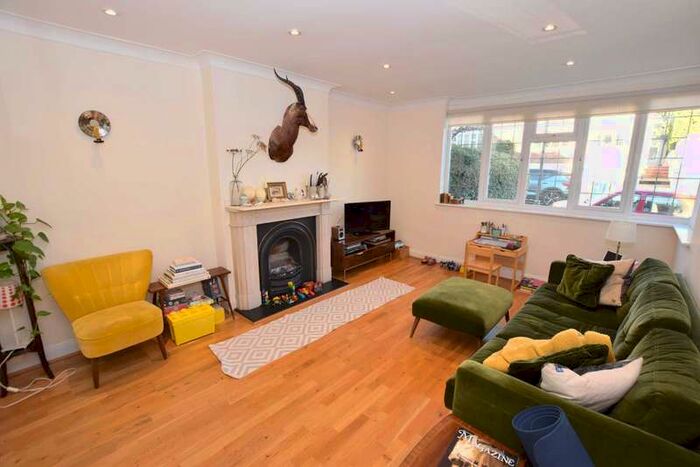 3 Bedroom Semi-Detached House To Rent In Oak Tree Drive, Whetstone, London, N20