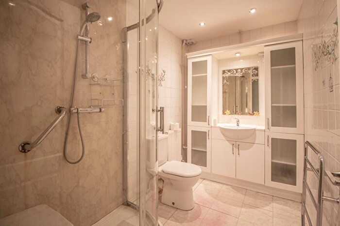 2 Bedroom Semi-Detached Bungalow For Sale In Thornford Gardens, Southend-On-Sea, SS2