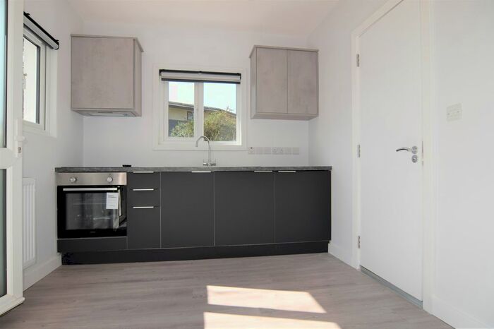 Studio To Rent In Fordwych Road, Kilburn, London, NW2