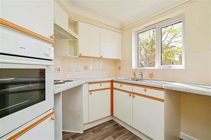 1 Bedroom Retirement Property To Rent In Spencer Court, Britannia Road, Banbury, OX16