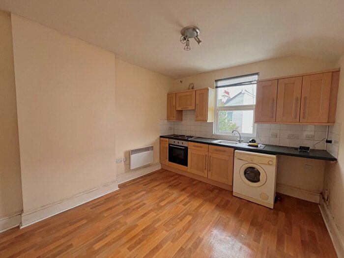 1 Bedroom Property To Rent In Torquay Road, Paignton, TQ3