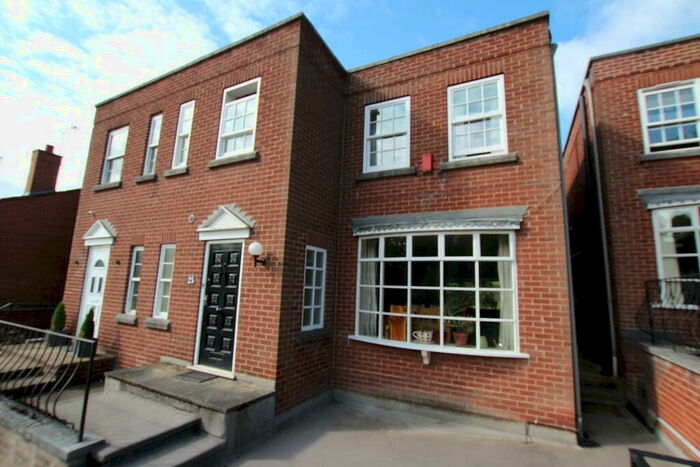 3 Bedroom Semi-Detached House To Rent In Tattershall Drive, The Park, NG7