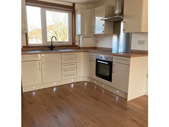 4 Bedroom House To Rent In Cawdor Drive, Glenrothes, KY6