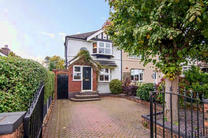 3 Bedroom Property For Sale In Chestall Road, Rugeley, WS15