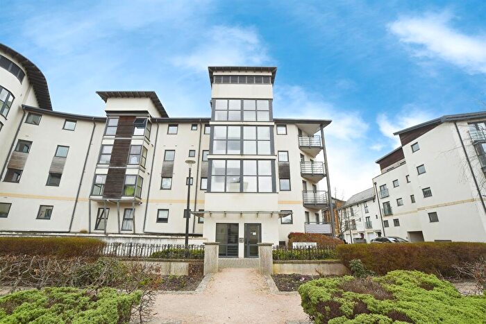 2 Bedroom Flat For Sale In Seacole Crescent, Swindon, SN1