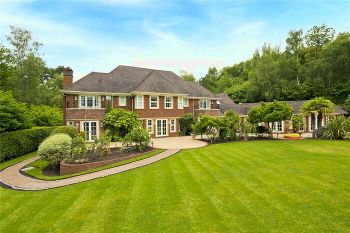 5 Bedroom Detached House To Rent In Ravenscroft Road, Weybridge, Surrey, KT13