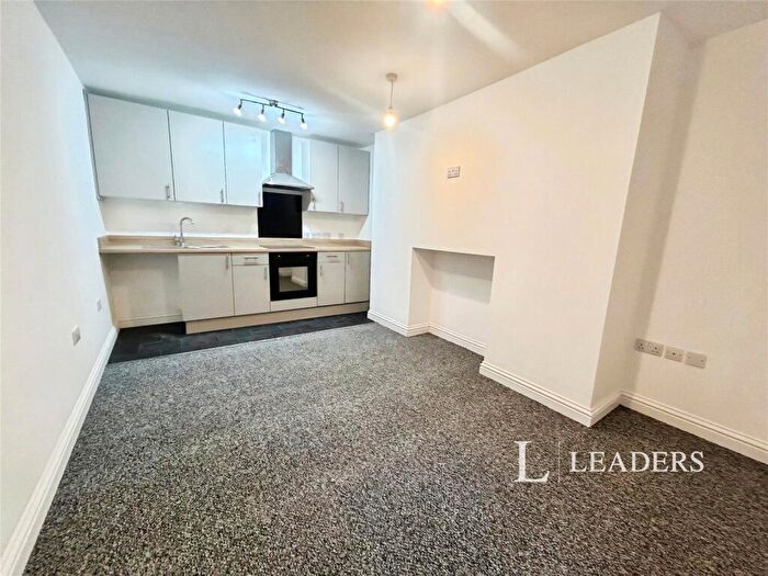 2 Bedroom Flat To Rent In High Street, Cheltenham, Gloucestershire, GL52
