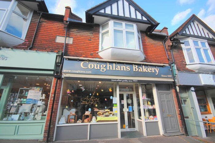 3 Bedroom Flat To Rent In Station Road East, Oxted, RH8