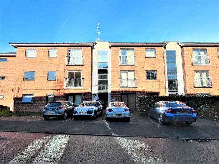 2 Bedroom Flat To Rent In Penstock Drive, Stoke-On-Trent, Staffordshire ST4