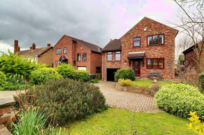 3 Bedroom Detached House For Sale In South Street, Owston Ferry, DN9