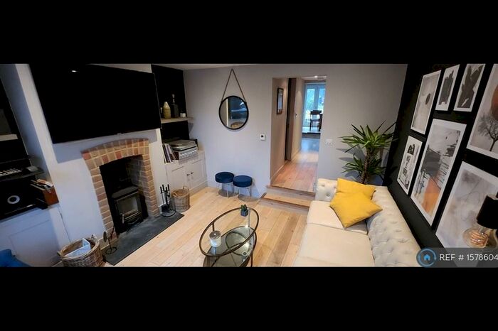 2 Bedroom Terraced House To Rent In George Street, Berkhamsted, HP4