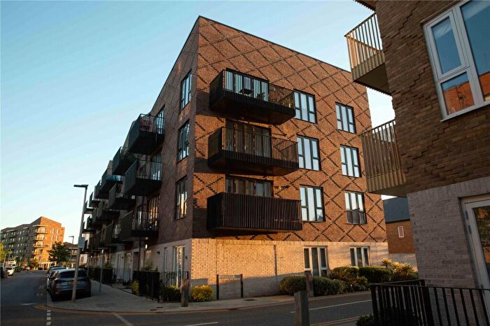 2 Bedroom Flat For Sale In Corys Road, Rochester, Kent, ME1