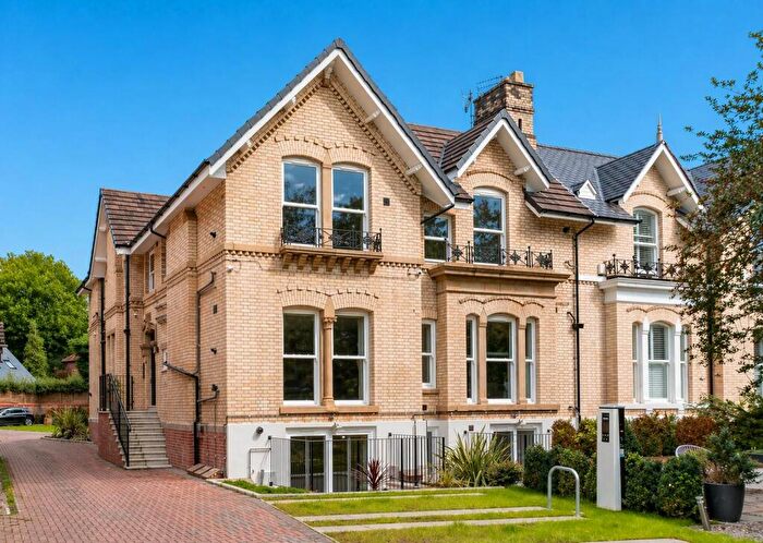 2 Bedroom Flat For Sale In The Oaks, Edge Lane, Chorlton, M21