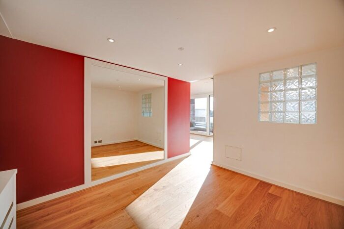 2 Bedroom Flat To Rent In Southwood Lawn Road, Highgate Village, N6