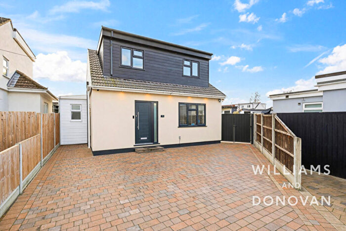 4 Bedroom Detached House For Sale In Greenways, South Benfleet, SS7