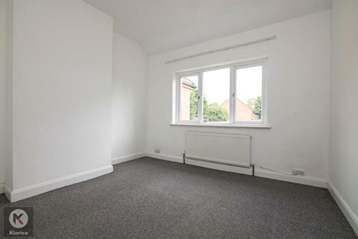 3 Bedroom Semi-Detached House For Sale In Warwick Road, Acocks Green, B27