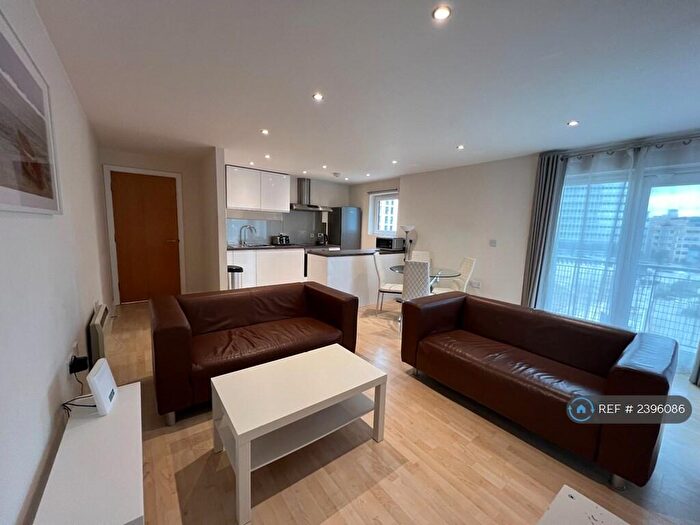 2 Bedroom Flat To Rent In The Linx, Manchester, M4
